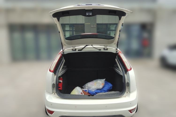 Used Ford Focus 2012 Hatchback Classic 1.8L Manual Base Model Trunk