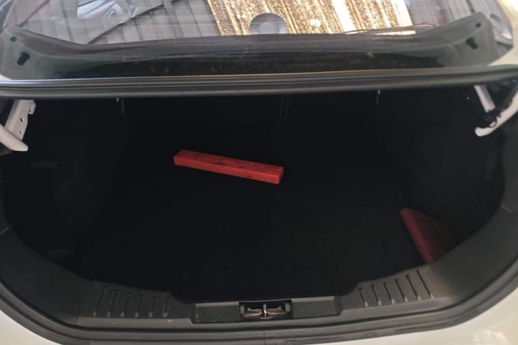 Used Ford Focus 2012 Sedan 1.6L Automatic Fashion Edition Trunk