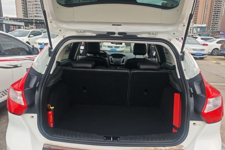 Used Ford Focus 2012 Hatchback 1.6L Automatic Fashion Edition Trunk