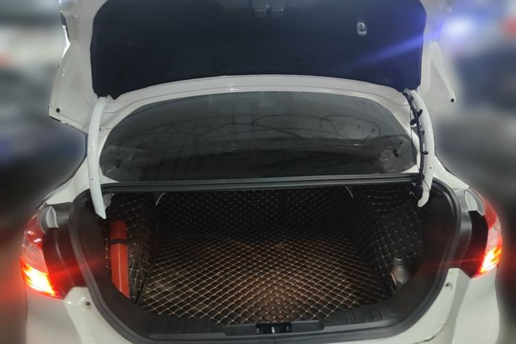 Used Ford Focus 2012 Sedan 1.6L Automatic Fashion Edition Trunk