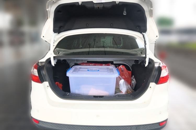 Used Ford Focus 2012 Sedan 1.6L Automatic Fashion Edition Trunk
