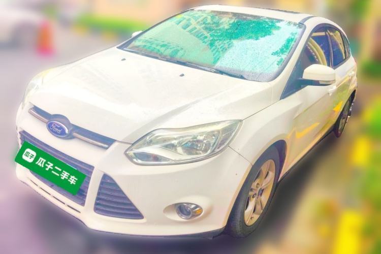 Used Ford Focus 2012 Hatchback 1.6L Automatic Fashion Edition Guazi used car, China used car export, Used car for sale, Used Ford cars, Cheapest cars for sale