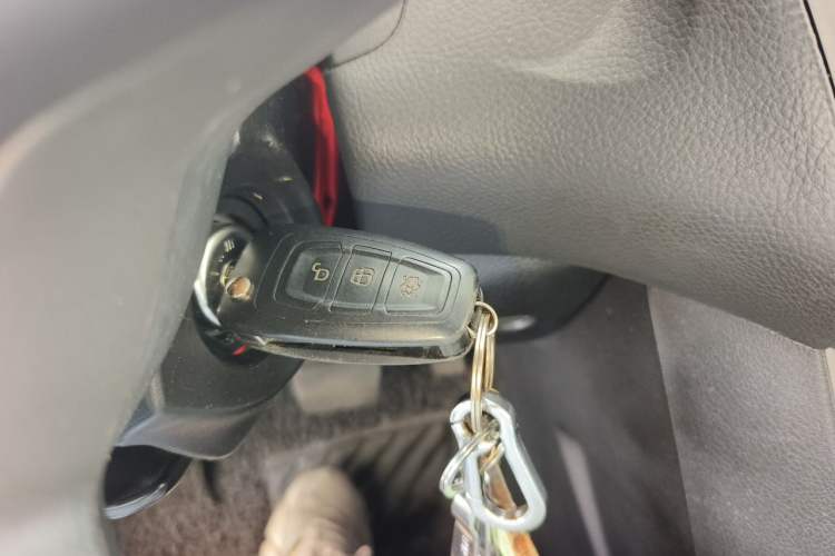 Used Ford Focus 2012 Hatchback 1.6L Automatic Fashion Edition Vehicle Key