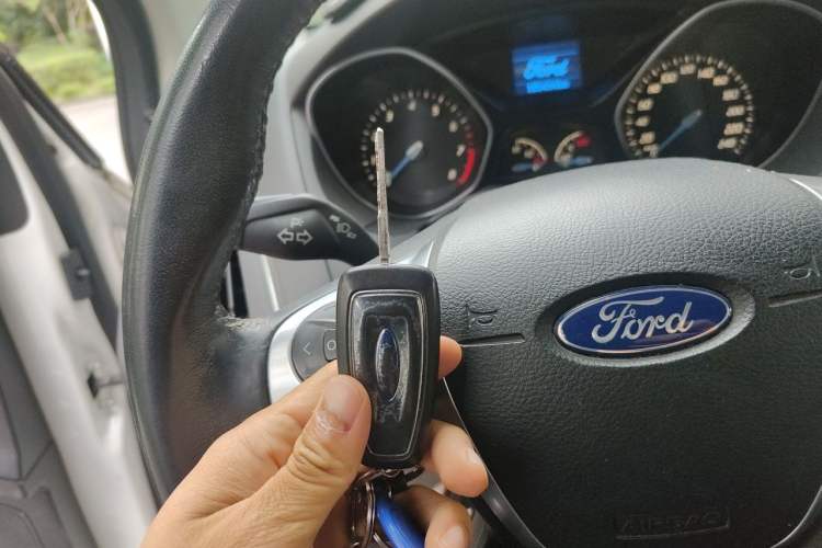 Used Ford Focus 2012 Sedan 1.6L Manual Fashion Edition Vehicle Key