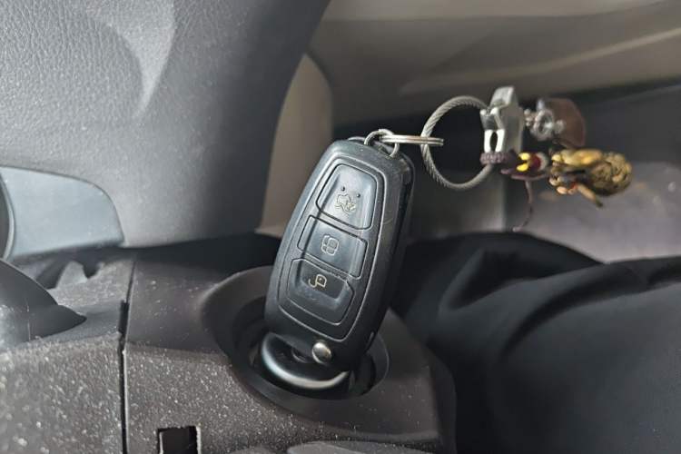 Used Ford Focus 2012 Sedan 1.6L Automatic Fashion Edition Vehicle Key