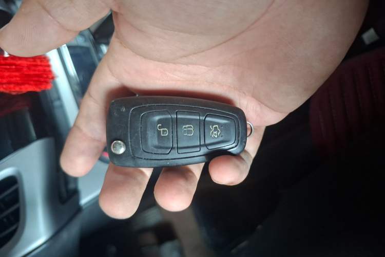 Used Ford Focus 2012 Hatchback 1.6L Automatic Fashion Edition Vehicle Key
