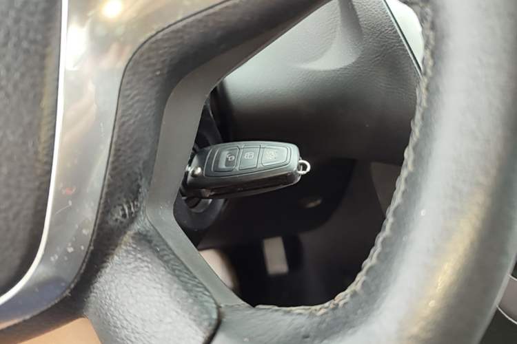 Used Ford Focus 2012 Hatchback 1.6L Automatic Fashion Edition Vehicle Key
