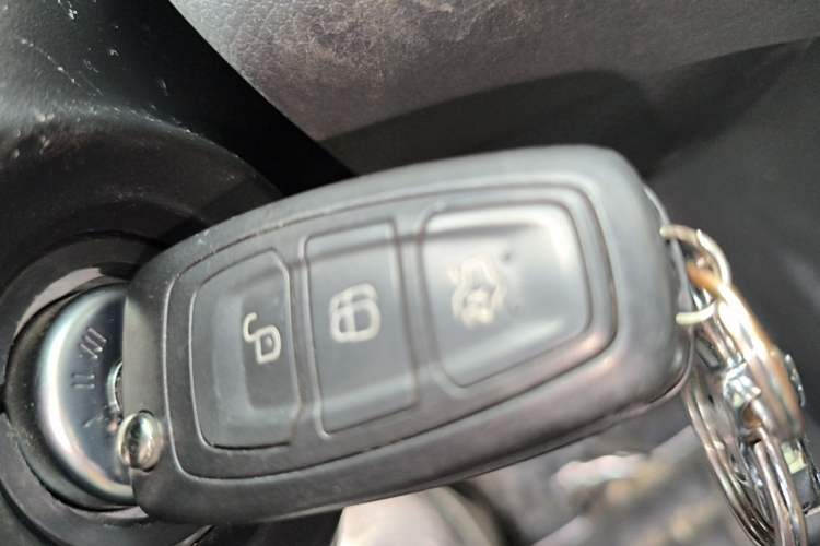Used Ford Focus 2012 Sedan 1.6L Manual Fashion Edition Vehicle Key