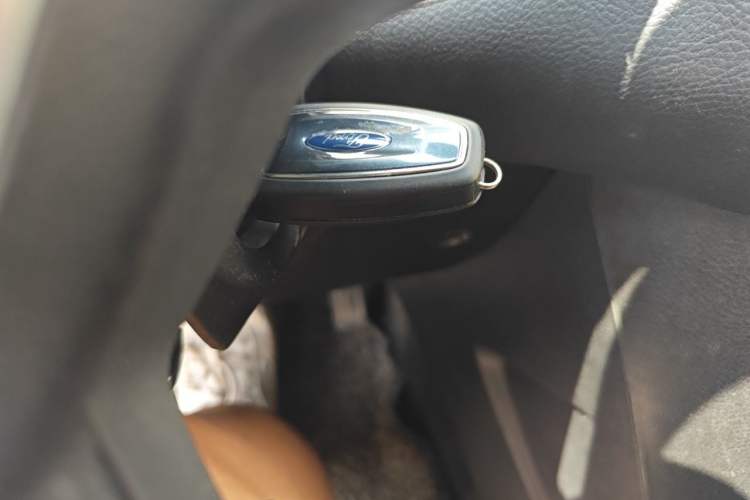 Used Ford Focus 2012 Sedan 1.6L Automatic Fashion Edition Vehicle Key
