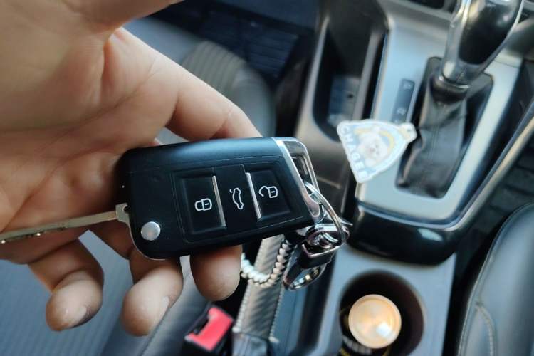 Used Ford Focus 2012 Hatchback 1.6L Automatic Fashion Edition Vehicle Key