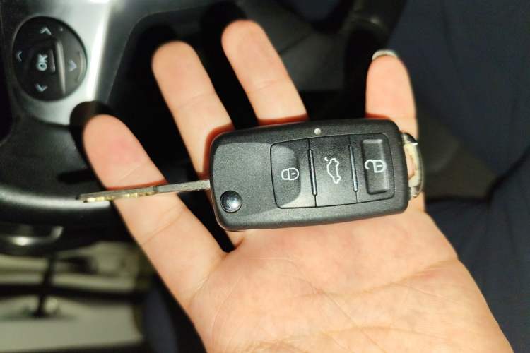 Used Ford Focus 2012 Hatchback 1.6L Automatic Fashion Edition Vehicle Key