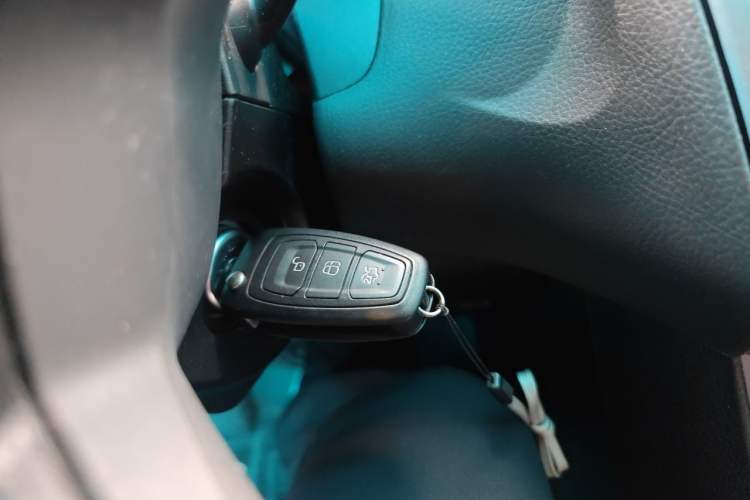 Used Ford Focus 2012 Sedan 1.6L Automatic Fashion Edition Vehicle Key