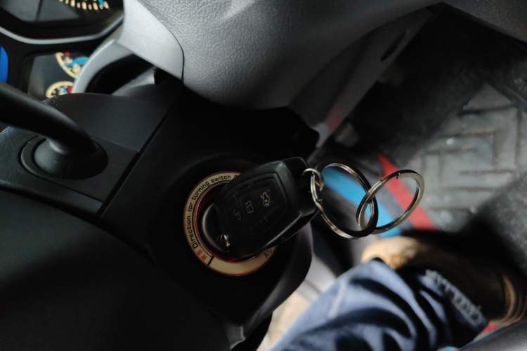 Used Ford Focus 2012 Sedan 1.6L Manual Fashion Edition Vehicle Key