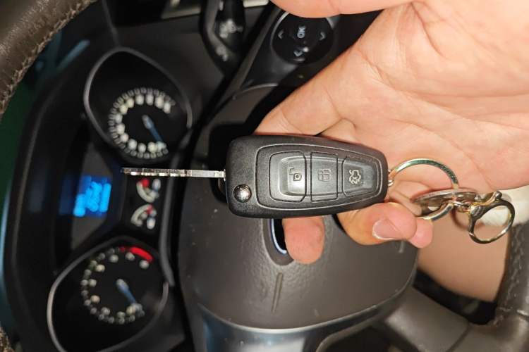 Used Ford Focus 2012 Sedan 1.6L Automatic Fashion Edition Vehicle Key