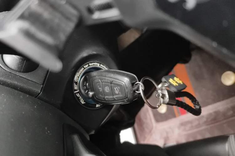Used Ford Focus 2012 Hatchback 1.6L Automatic Fashion Edition Vehicle Key