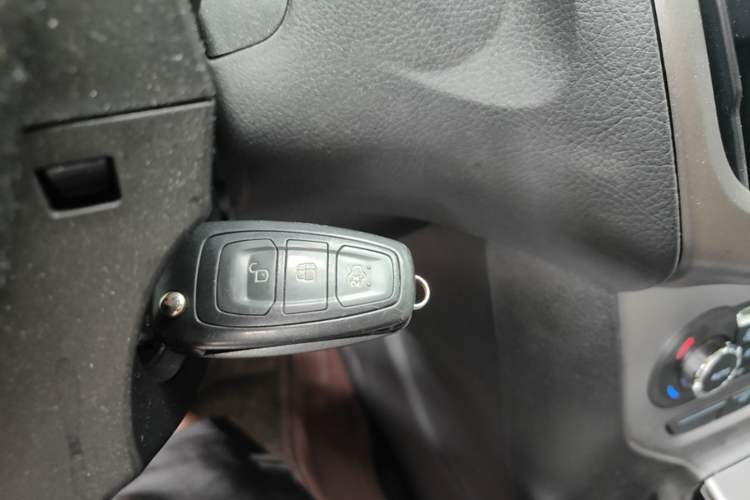 Used Ford Focus 2012 Sedan 1.6L Automatic Fashion Edition Vehicle Key