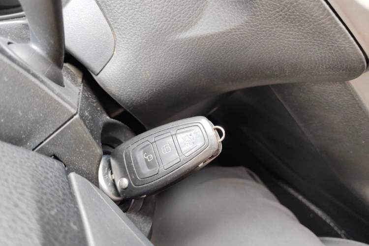 Used Ford Focus 2012 Sedan 1.6L Automatic Fashion Edition Vehicle Key