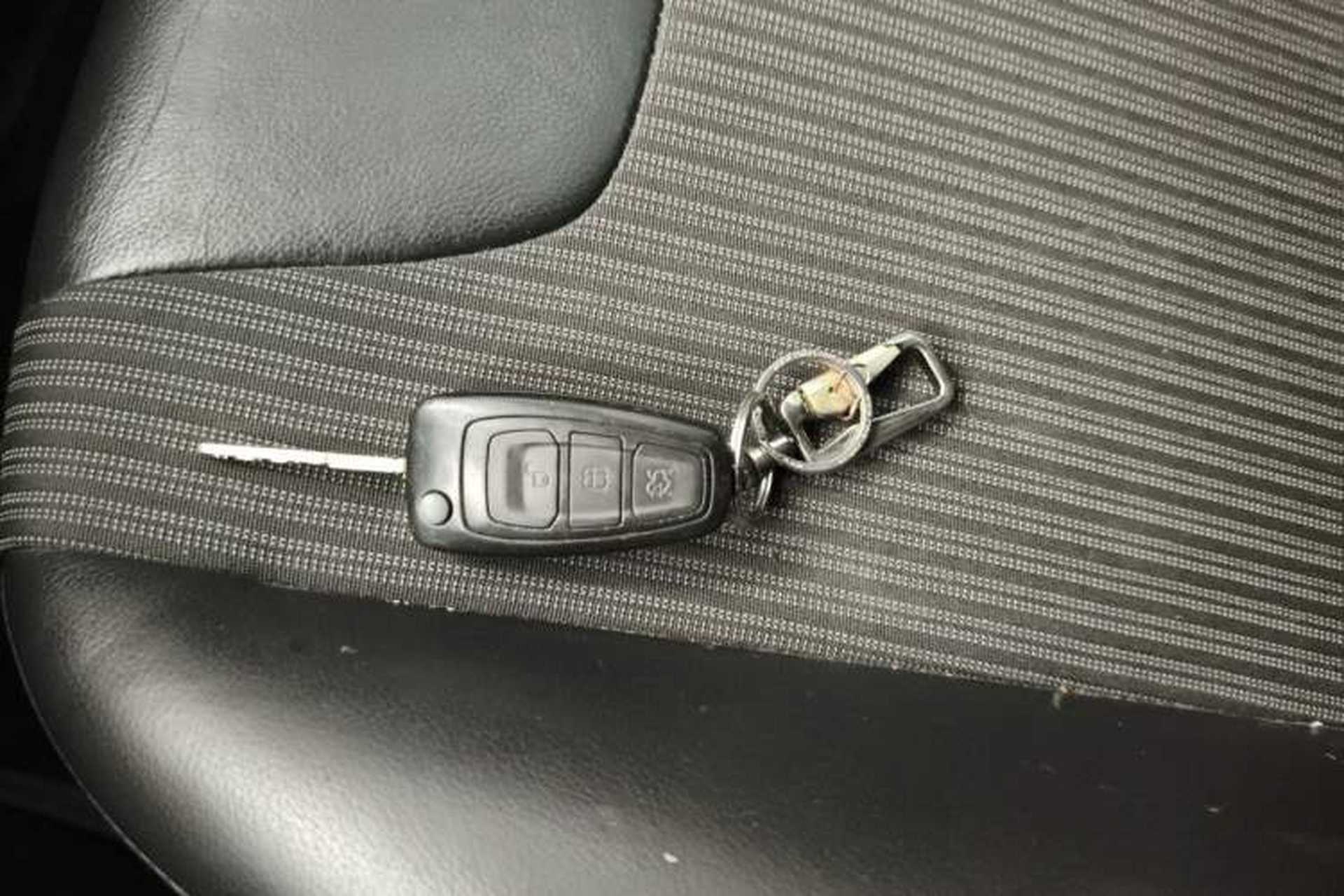 Used Ford Focus 2012 Sedan 1.6L Automatic Fashion Edition Vehicle Key