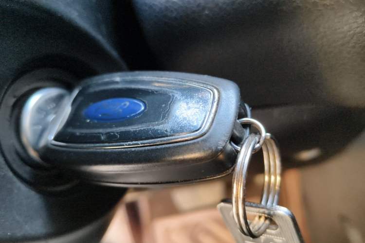 Used Ford Focus 2012 Sedan 1.6L Automatic Fashion Edition Vehicle Key