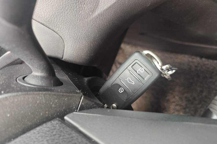Used Ford Focus 2012 Sedan 1.6L Automatic Fashion Edition Vehicle Key
