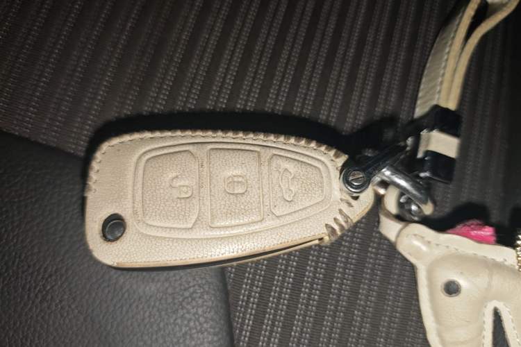 Used Ford Focus 2012 Sedan 1.6L Automatic Fashion Edition Vehicle Key
