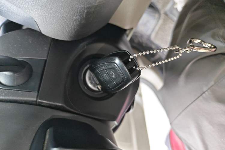 Used Ford Focus 2012 Hatchback 1.6L Automatic Fashion Edition Vehicle Key