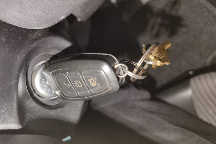 Used Ford Focus 2012 Sedan 1.6L Automatic Fashion Edition Vehicle Key
