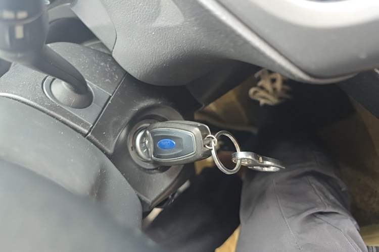 Used Ford Focus 2012 Hatchback 1.6L Automatic Fashion Edition Vehicle Key