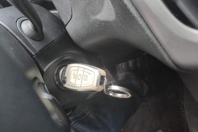 Used Ford Focus 2012 Hatchback 1.6L Automatic Fashion Edition Vehicle Key