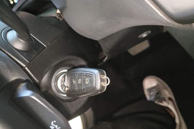 Used Ford Focus 2012 Hatchback 1.6L Automatic Fashion Edition Vehicle Key