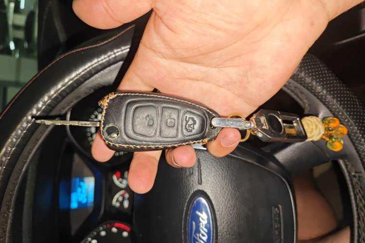 Used Ford Focus 2012 Hatchback 1.6L Automatic Fashion Edition Vehicle Key