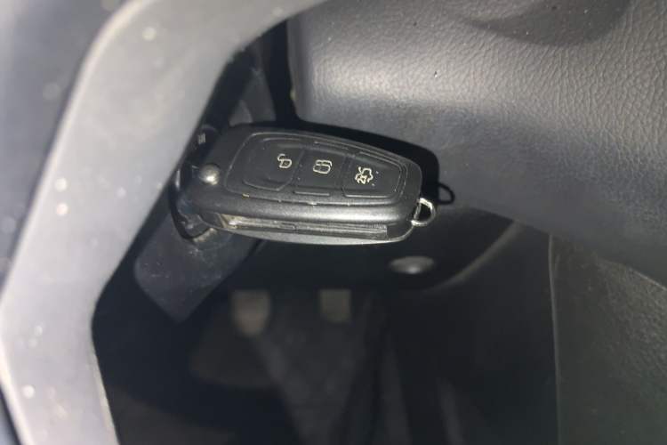 Used Ford Focus 2012 Sedan 1.6L Manual Fashion Edition Vehicle Key