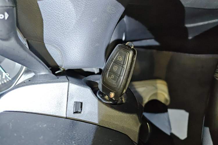 Used Ford Focus 2012 Sedan 1.6L Automatic Fashion Edition Vehicle Key