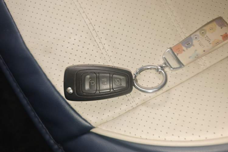 Used Ford Focus 2012 Hatchback 1.6L Automatic Fashion Edition Vehicle Key