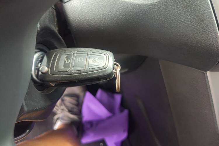 Used Ford Focus 2012 Hatchback 1.6L Automatic Fashion Edition Vehicle Key