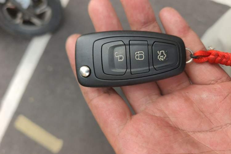 Used Ford Focus 2012 Sedan 1.6L Automatic Fashion Edition Vehicle Key