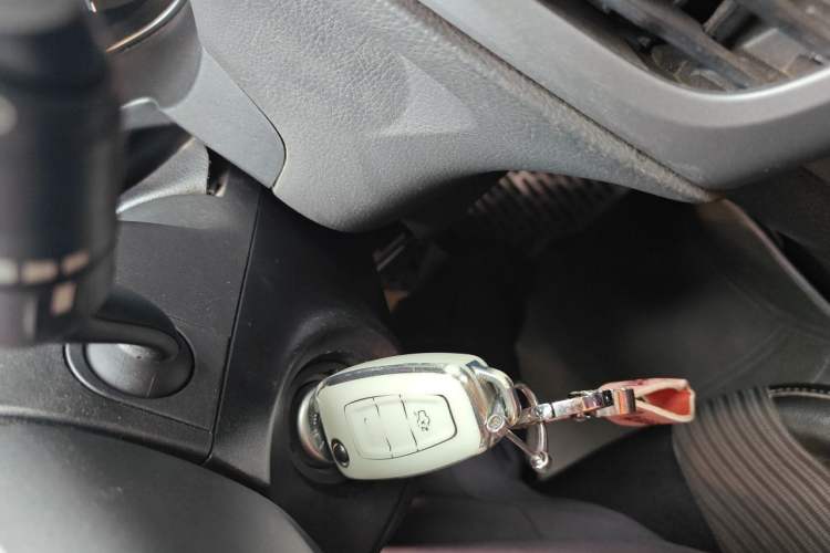Used Ford Focus 2012 Hatchback 1.6L Automatic Fashion Edition Vehicle Key
