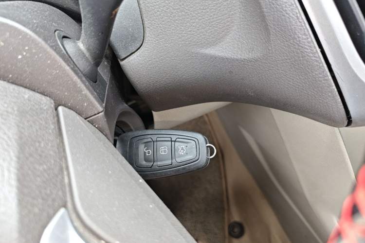 Used Ford Focus 2012 Sedan 1.6L Manual Fashion Edition Vehicle Key