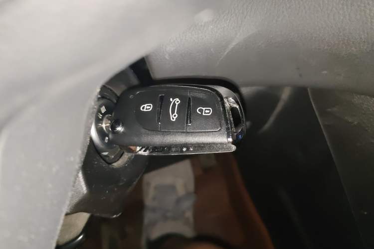 Used Ford Focus 2012 Sedan 1.6L Manual Fashion Edition Vehicle Key