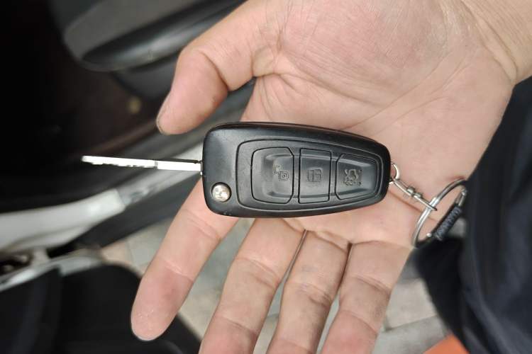 Used Ford Focus 2012 Sedan 1.6L Automatic Fashion Edition Vehicle Key