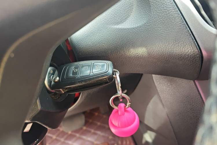 Used Ford Focus 2012 Hatchback 1.6L Automatic Fashion Edition Vehicle Key