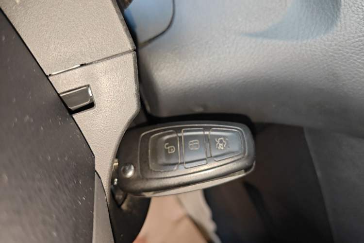Used Ford Focus 2012 Sedan 1.6L Automatic Fashion Edition Vehicle Key