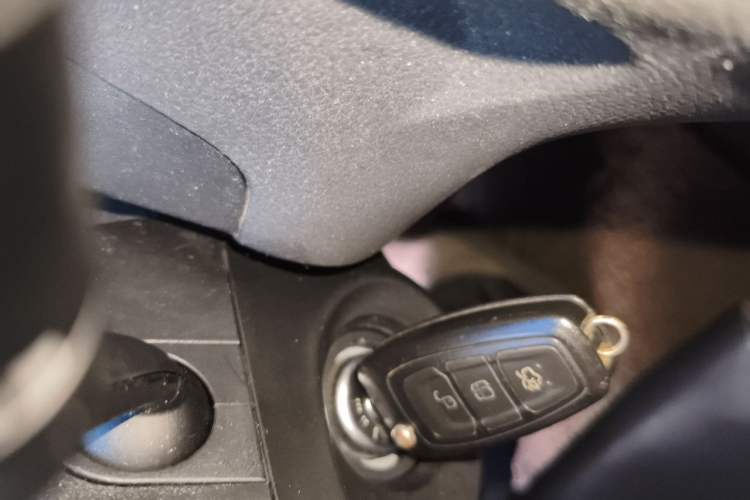 Used Ford Focus 2012 Hatchback 1.6L Automatic Fashion Edition Vehicle Key