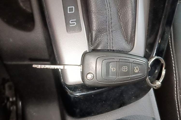 Used Ford Focus 2012 Hatchback 1.6L Automatic Fashion Edition Vehicle Key