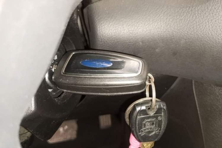 Used Ford Focus 2012 Hatchback 1.6L Automatic Fashion Edition Vehicle Key