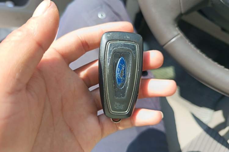 Used Ford Focus 2012 Sedan 1.6L Automatic Fashion Edition Vehicle Key