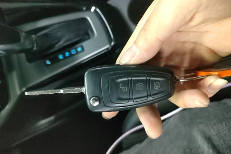 Used Ford Focus 2012 Sedan 1.6L Automatic Fashion Edition Vehicle Key