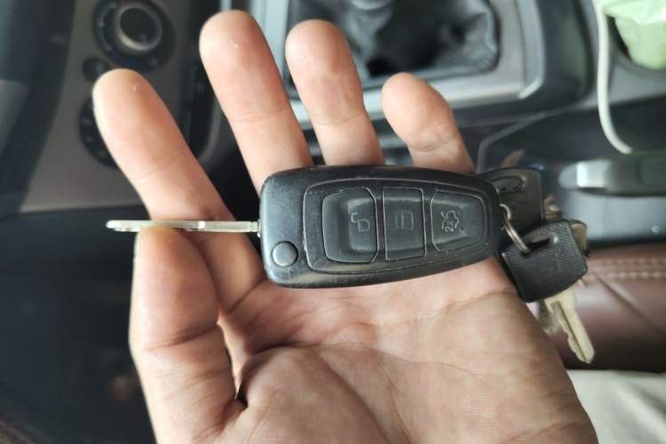 Used Ford Focus 2012 Hatchback 1.6L Manual Comfort Model Vehicle Key
