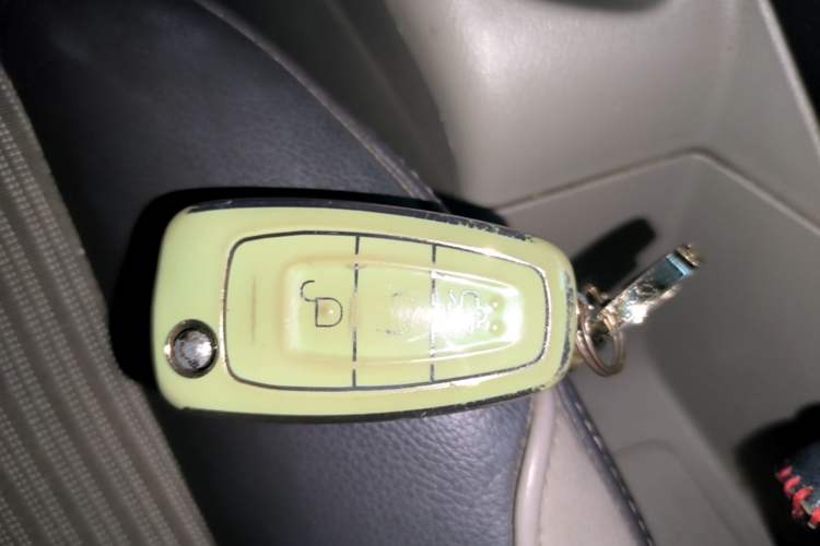 Used Ford Focus 2012 Sedan 1.6L Automatic Fashion Edition Vehicle Key