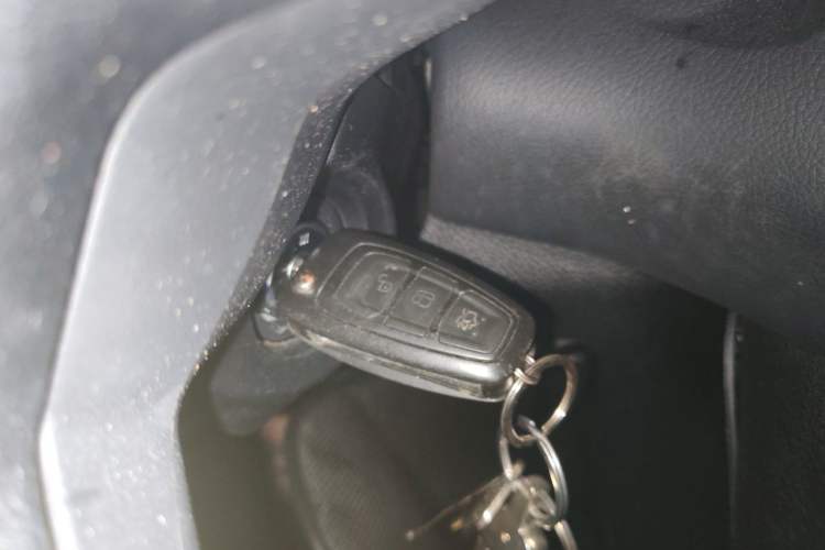Used Ford Focus 2012 Sedan 1.6L Automatic Fashion Edition Vehicle Key